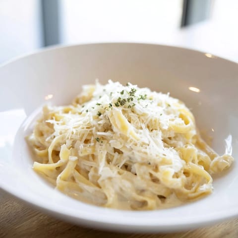 Perfect 20-Minute Creamy Alfredo